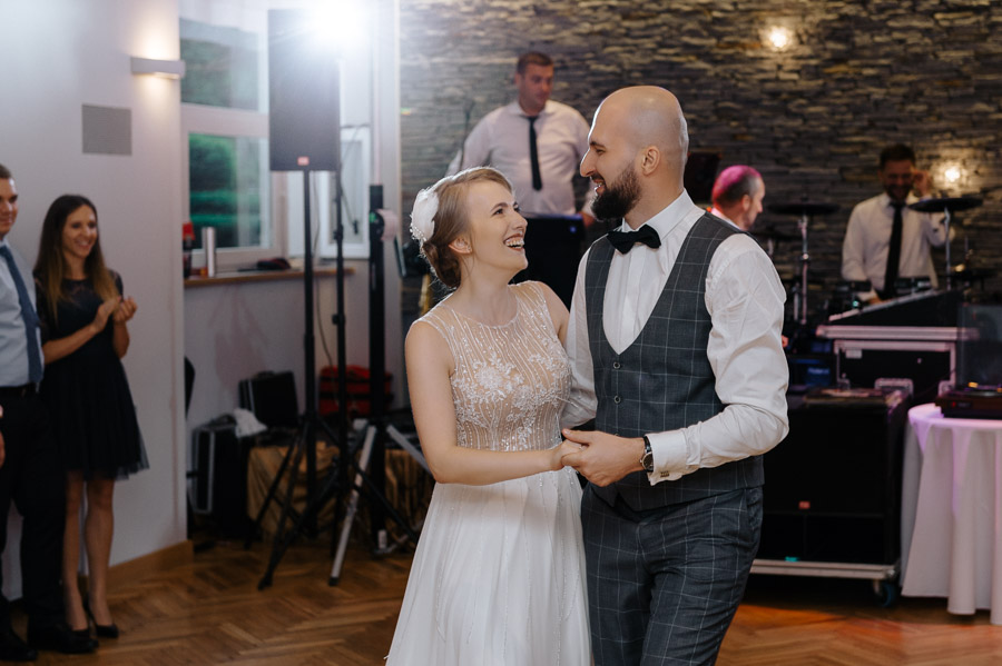 Fotograf ślubny Małopolska - Sfotografowani Marcin Pluta Uśmiech na pierwszym tańcu, Sesja weselna Małopolska, Fotograf ślubny Sfotografowani