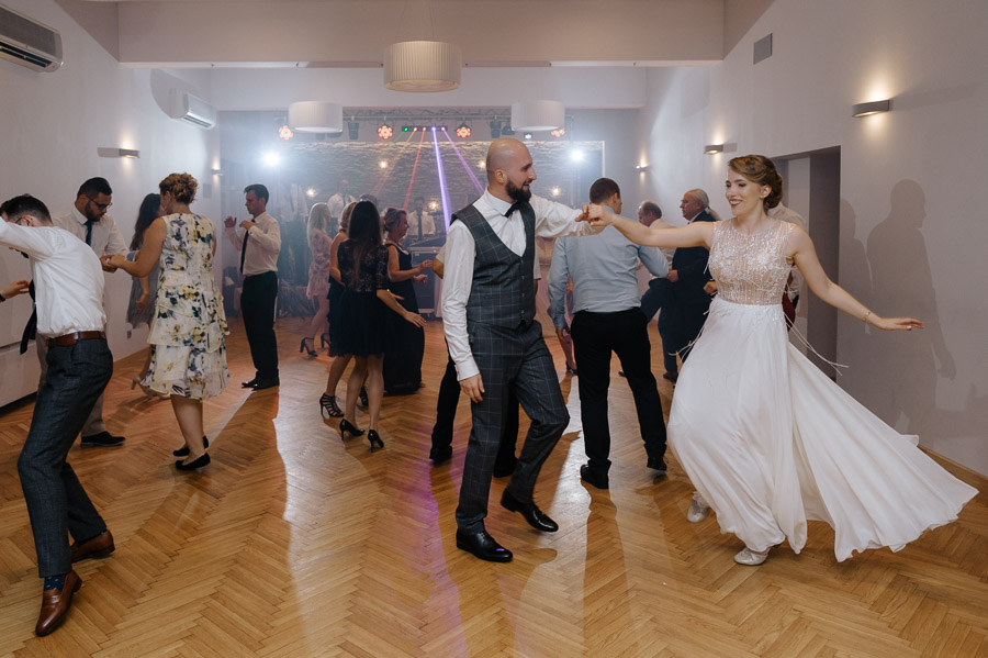 Fotograf ślubny Małopolska - Sfotografowani Marcin Pluta Para Młoda na parkiecie, Dobry fotograf na ślub, Najlepszy fotograf ślubny Małopolska