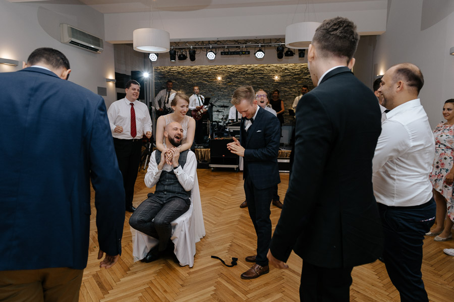 Fotograf ślubny Małopolska - Sfotografowani Marcin Pluta Oczepiny, Fotografia plenerowa, Zdjęcia ślubne plenerowe Małopolska