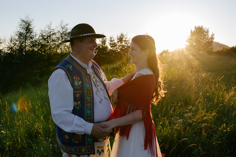 Fotograf ślubny Malopolska - Sromowce Niżne - Sfotografowani Marcin Pluta X, Urokliwy plener ślubny, Romantyczna sesja ślubna