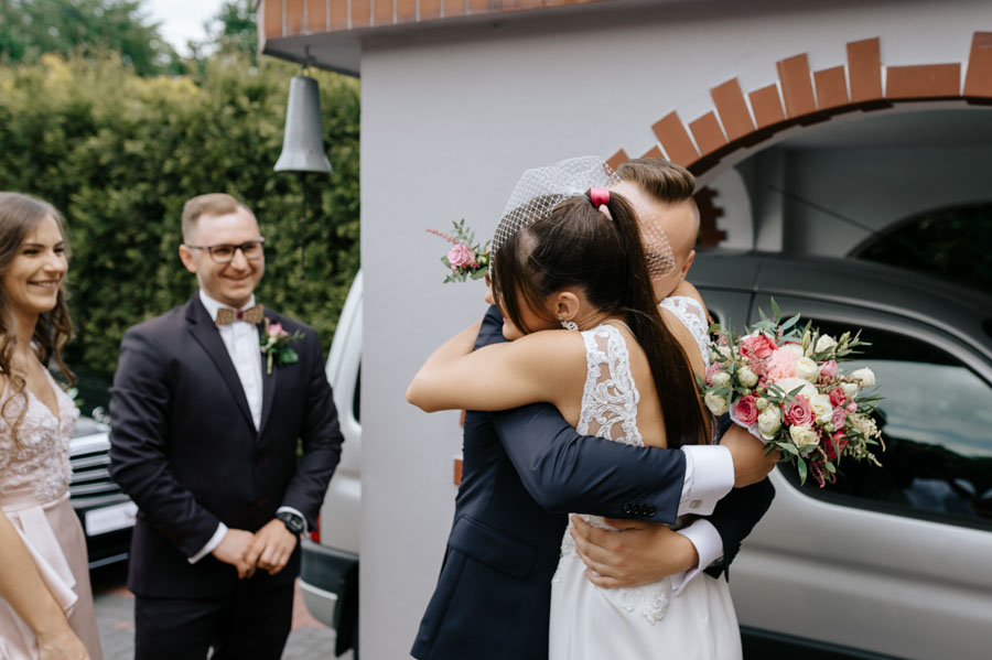 Powitanie Pary Młodej, Profesjonalna Fotografia ślubna, Doskonały Fotograf ślubny