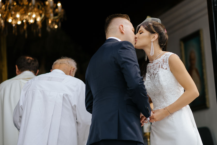 Pocałunek ślubny, Fotograf ślubny Wolbrom, Fotograf Marcin Pluta
