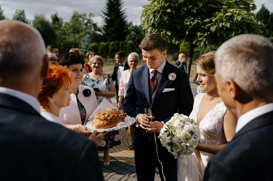 Fotograf ślubny Kraków - Sfotografowani Marcin Pluta Powitanie przed salą, Sala weselna, Zdjęcia ślubne Kraków