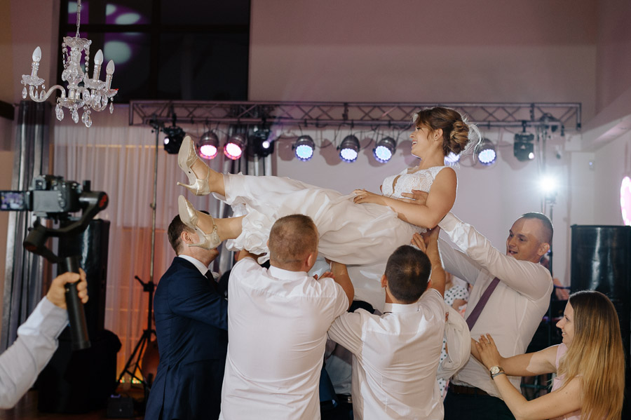 Fotografia Ślubna Kraków - Sfotografowani Marcin Pluta Zabawa weselna, Naturalna fotografia ślubna, Fotograf na wesele