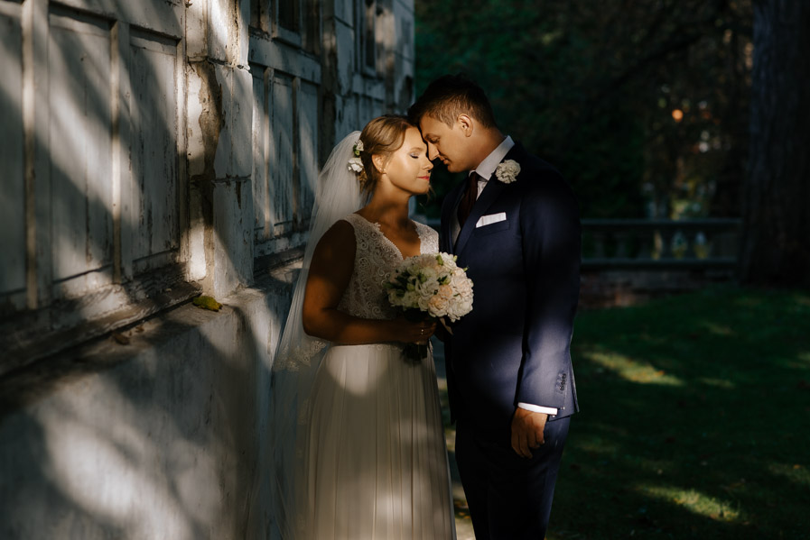 Fotografia Ślubna Kraków - Sfotografowani Marcin Pluta Sesja plenerowa w Dwór w Mogilanach, Reportaż ślubny z wesela, Fotograf