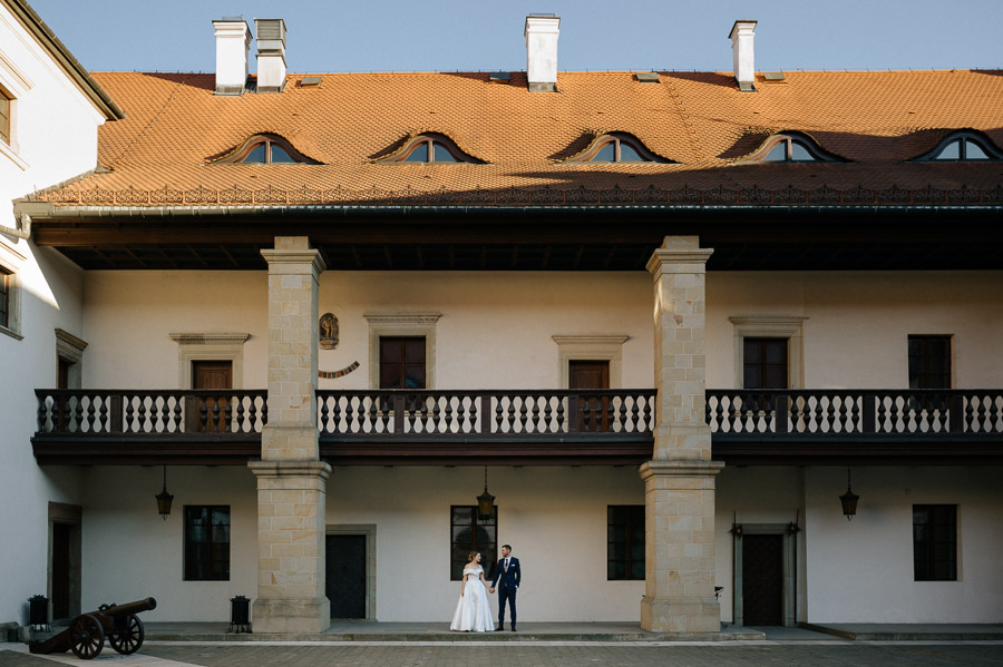 Zamek, Fotograf ślubny Kraków - Małopolska - Sfotografowani Marcin Pluta Para Młoda na zamku, Fotografia ślubna plenerowa