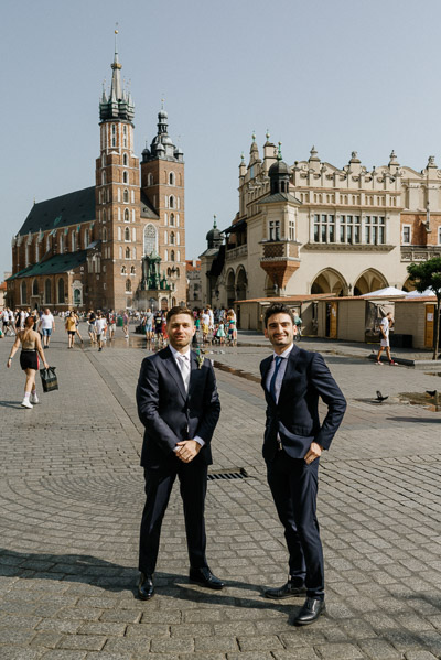 Oczekiwaniu na pannę młodą Krakowski rynek powitanie pary młodej