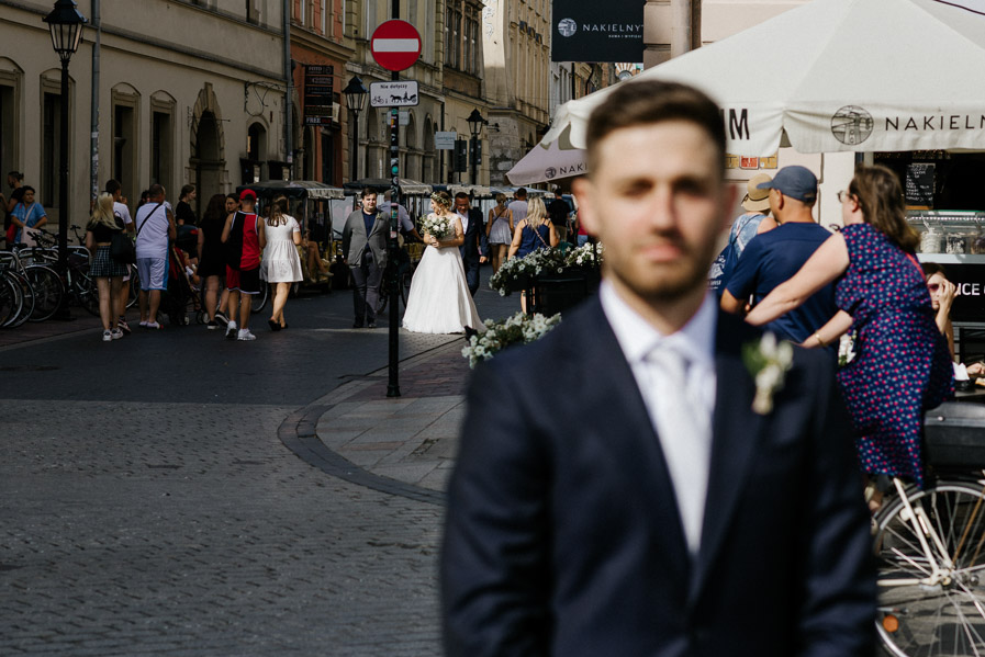 First look pary młodej na krakowskim rynku
