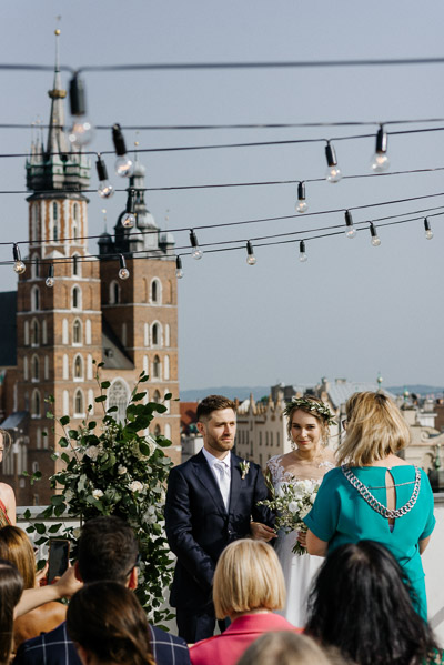 Ślub z kościołem Mariackim w tle - Fotografia ślubna Kraków