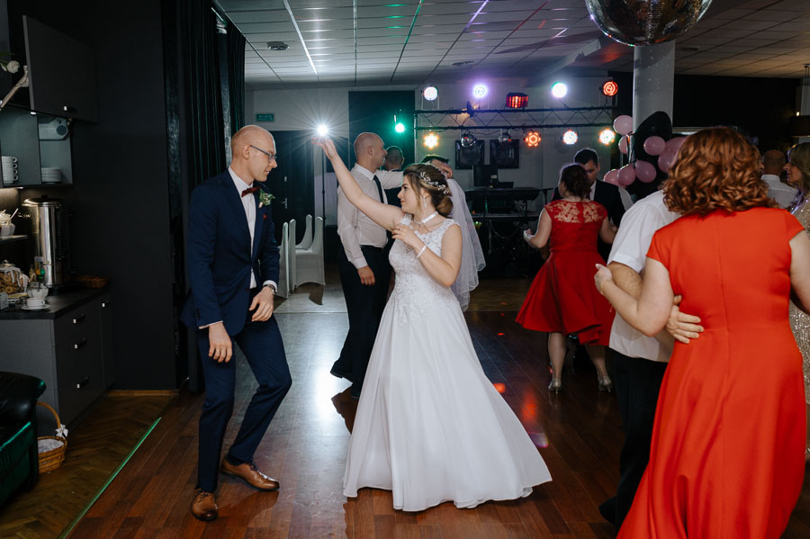 Zabawa weselna, Sesja weselna Śląsk, Fotograf ślubny Sfotografowani