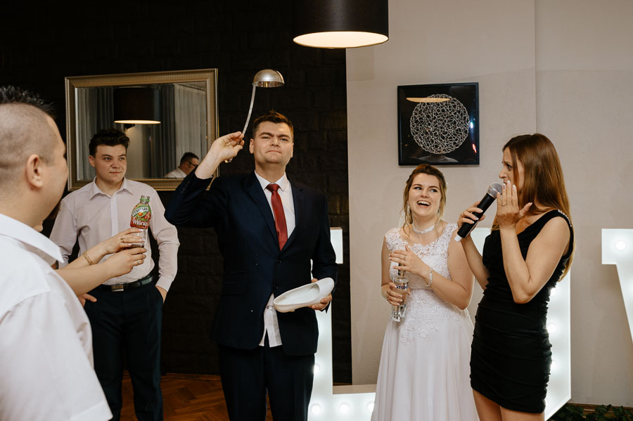 Śmieszne zabawy na weselu, Fotograf ślubny Śląsk, Zdjęcie ze ślubu