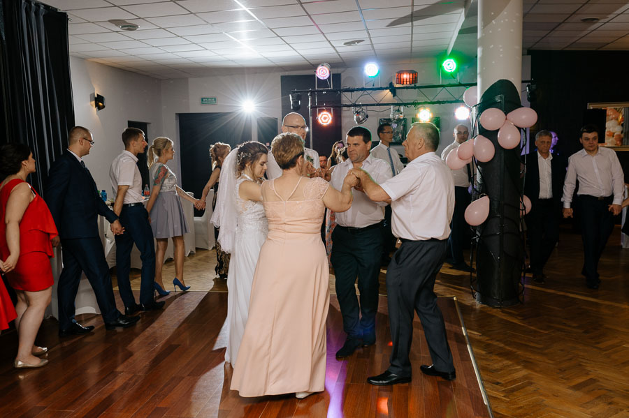Fotografia Ślubna Śląsk - Sfotografowani Marcin Pluta Taniec z rodzicami, Sesja plenerowa Śląsk, Fotograf na ślub