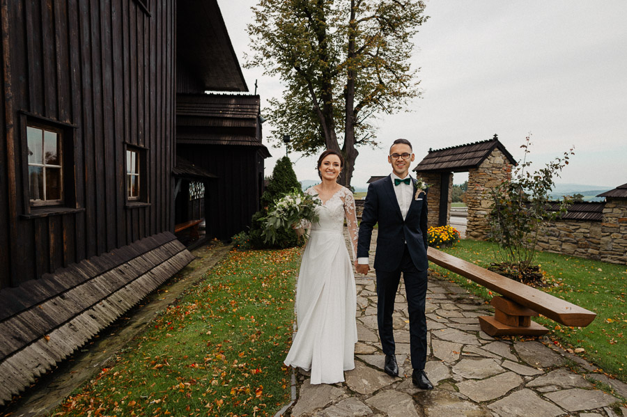 W drodze do kościoła, Uchwycony moment na ślubie, Romantyczna sesja ślubna