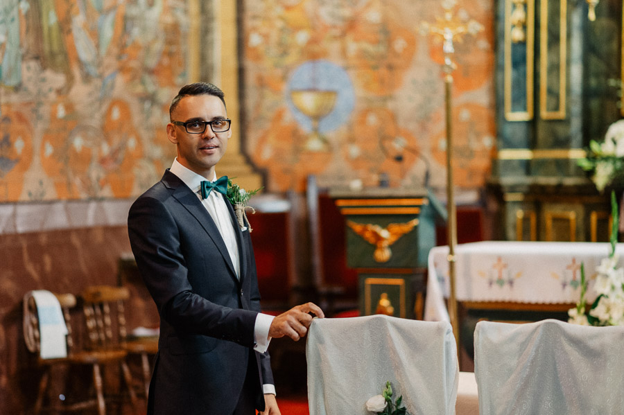 Pan Młody, Kościół pw św krzyża, Romantyczny Ślub, Najlepszy fotograf ślubny